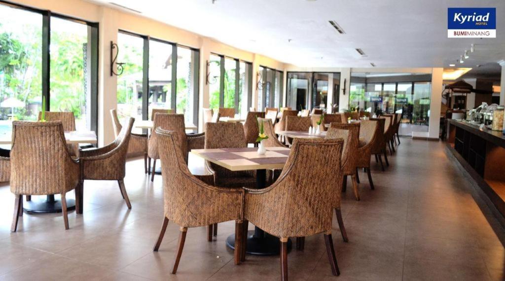 Kyriad Bumiminang Hotel Padang (Sumatra) Exterior foto