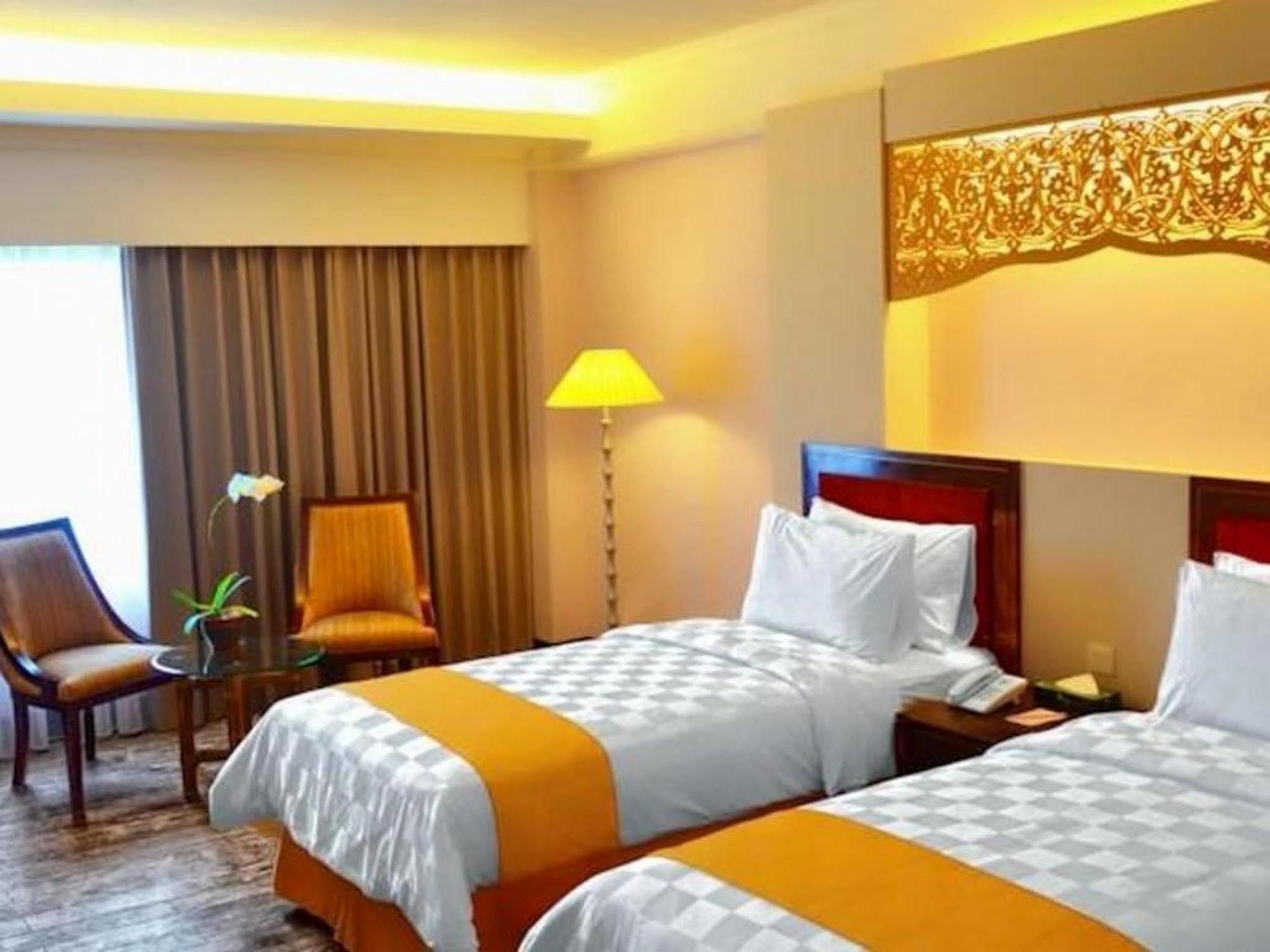 Kyriad Bumiminang Hotel Padang (Sumatra) Exterior foto