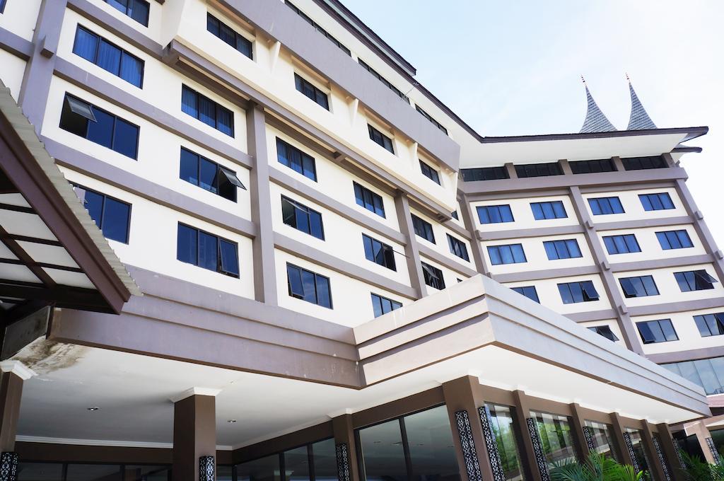 Kyriad Bumiminang Hotel Padang (Sumatra) Exterior foto
