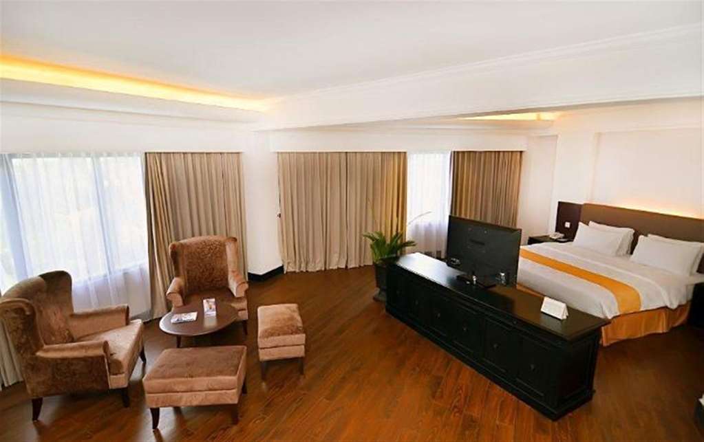 Kyriad Bumiminang Hotel Padang (Sumatra) Quarto foto